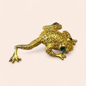 Napier Frog Toad Brooch Gold Tone Textured Signed Figural Green Rhinestone Eyes